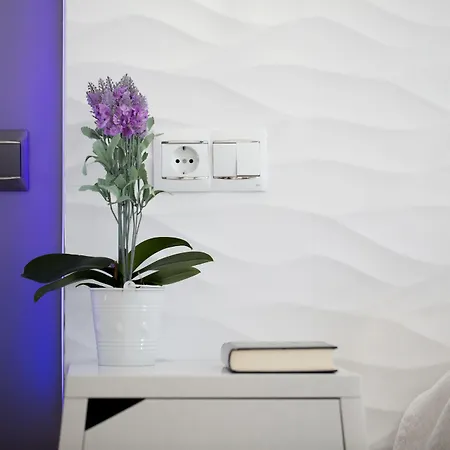 Alhambra - Adults Only بيت ضيافة 4*