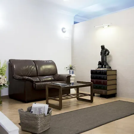 Konukevi Alhambra - Adults Only 2*