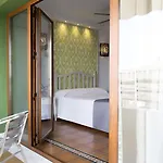 Alhambra - Adults Only 4*