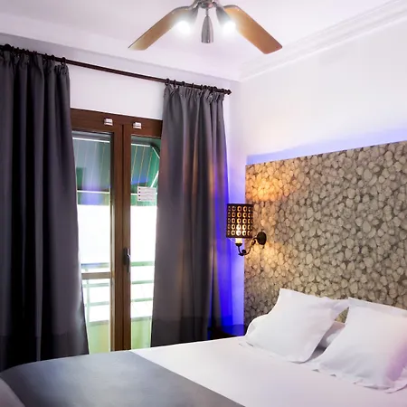 Alhambra - Adults Only 4*