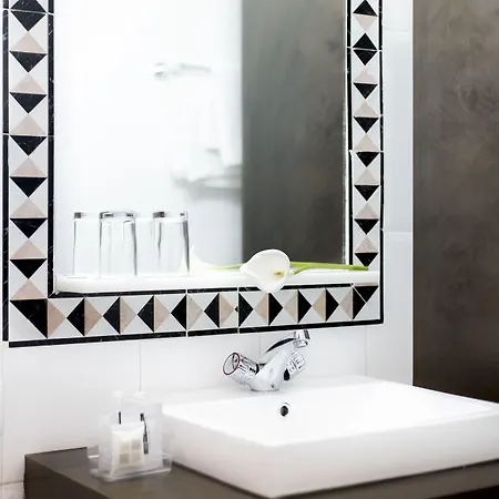 Alhambra - Adults Only Guest house