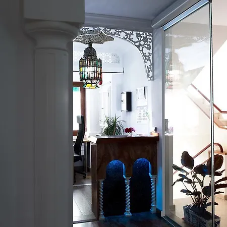 호스탈 알람브라 - 성인 전용 4*