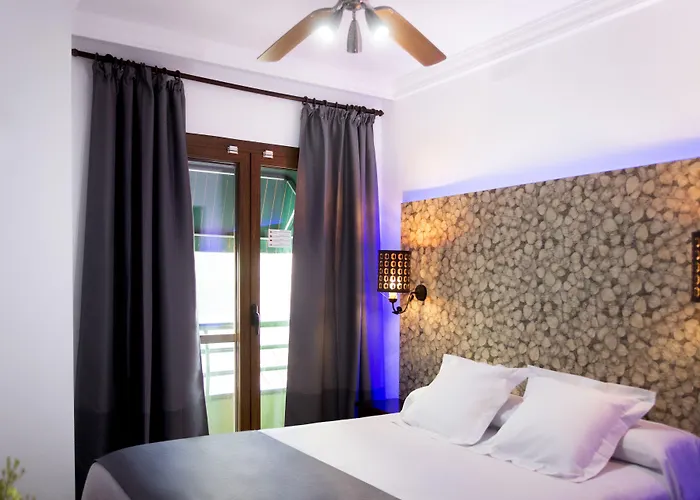 Alhambra - Adults Only 4*