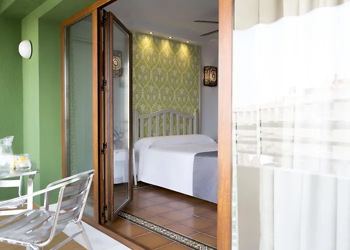 Alhambra - Adults Only 4*