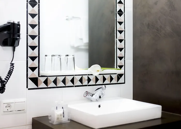 Alhambra - Adults Only Guest house