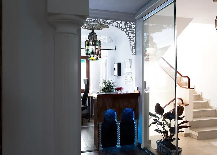 Alhambra - Adults Only 4*