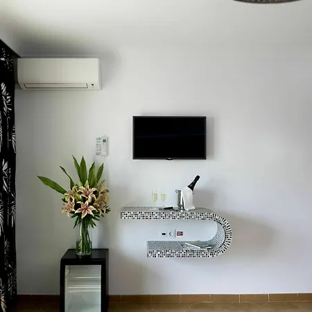 Alhambra - Adults Only Penzion 2*
